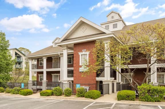 Greensview 131 - 3 BD - Image 2