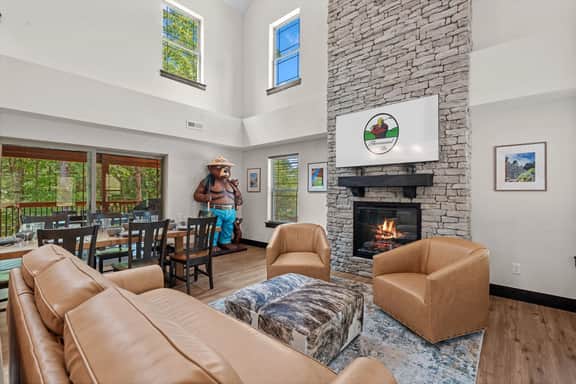 Tall Timbers - Spring Lodge - 4 BD - Image 2