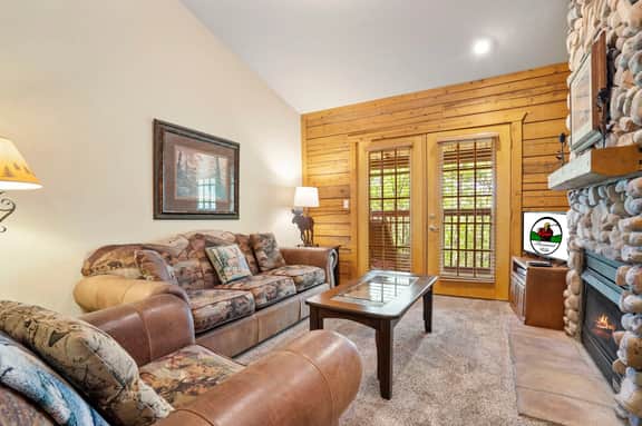 Cabins at Grand Mountain - Cabin 286 - 2 BD QQ | WK - Image 2