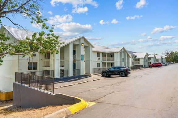 Rock Lane - Condo 432 - 2 BD | LV | WK - Image 2