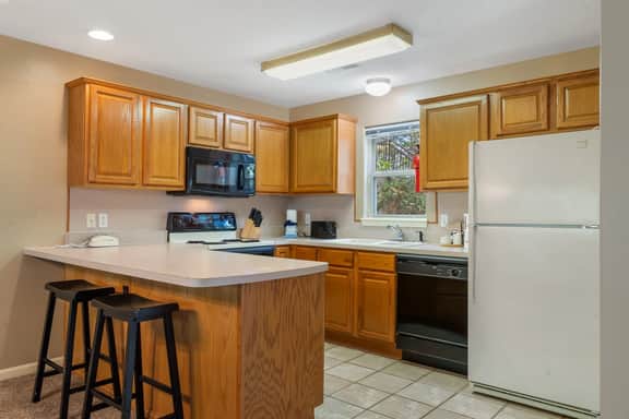 OakRidge - Oaks 172 AB | 2 BD | WK - Image 5