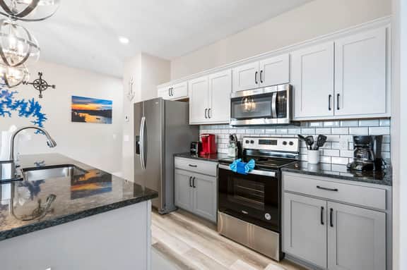 Chateau Mountain - Lakeview Oasis Lodge - 5 BD - Image 4