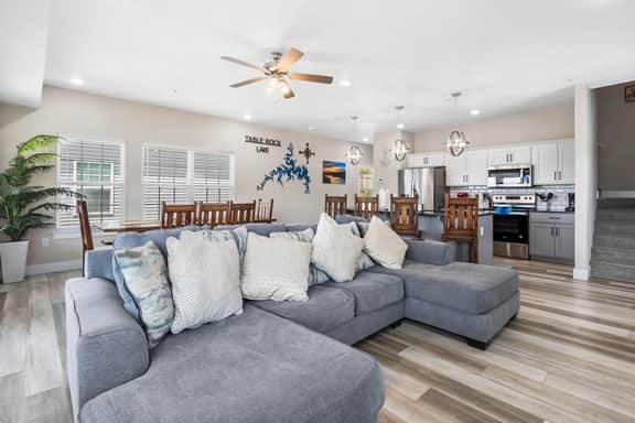 Chateau Mountain - Lakeview Oasis Lodge - 5 BD - Image 3