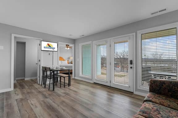Rock Lane - Condo 401 - 1 BD | LTD - Image 4