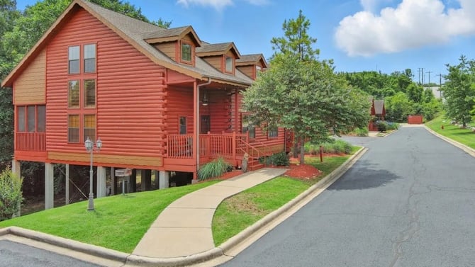 Cabins vs. Condos vs. Lodges in Branson: Which Vacation Rental Is Right for You?